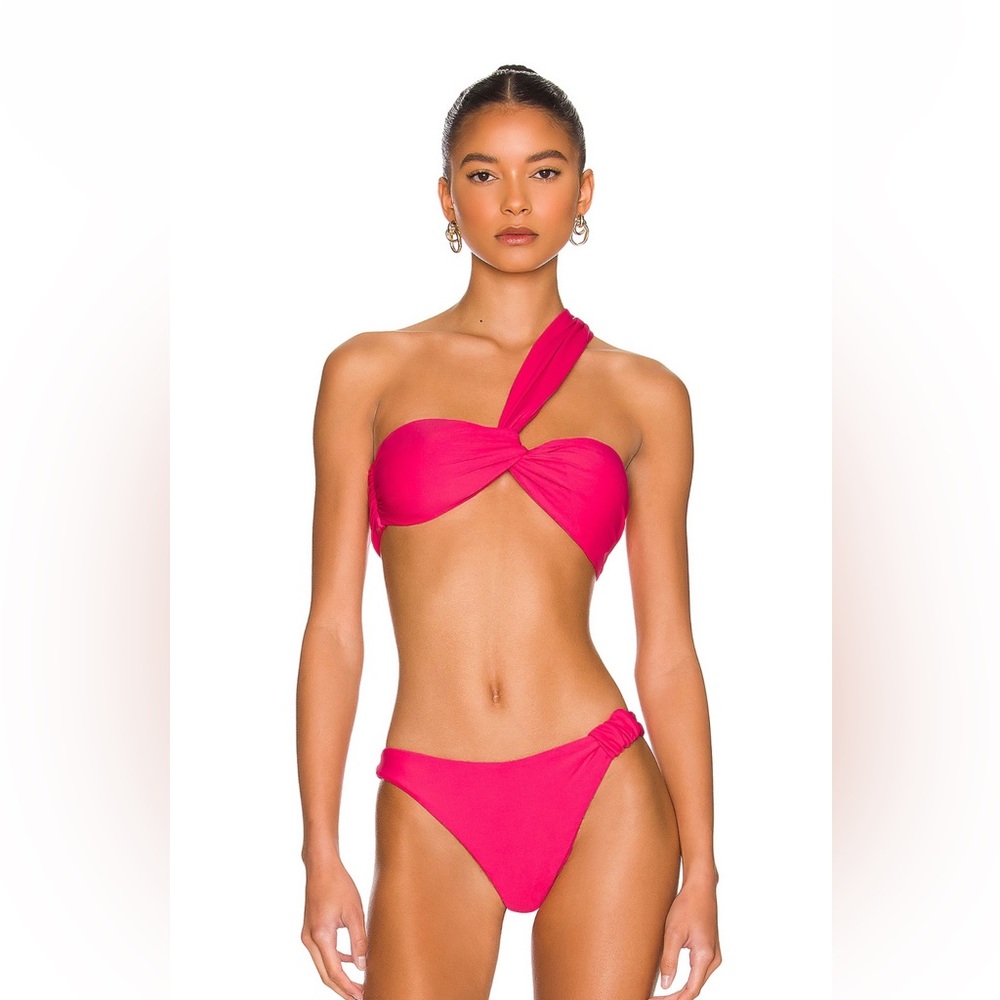 Tularosa Swimsuit set top and bottom. In brand new condition only worn once